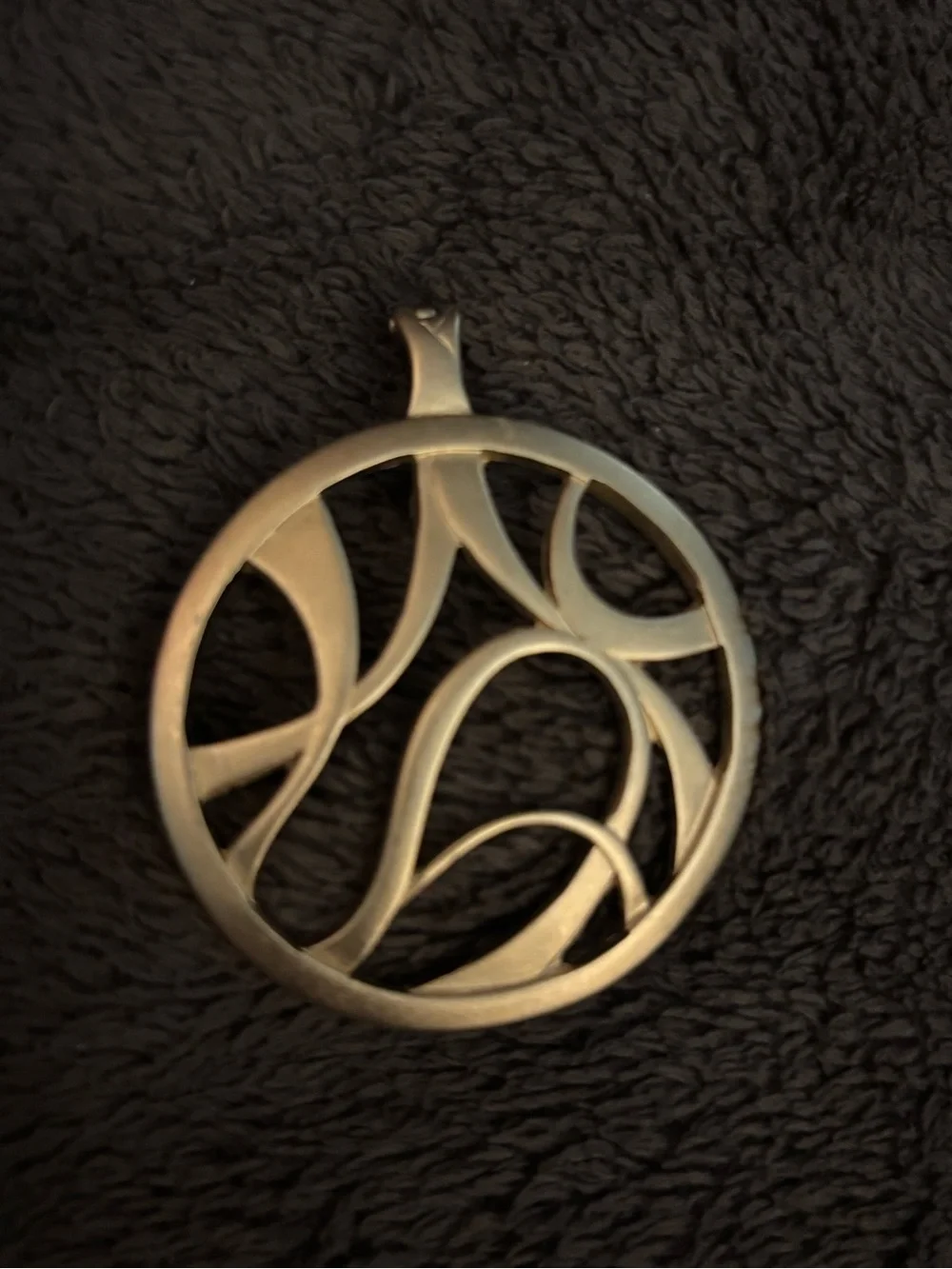 Premier Designs Pizzazz Matte Gold-tone Openwork Round Pendant w/Magnetic Clasp